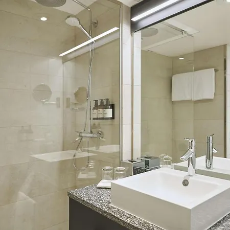 Hotel Nh Frankfurt Airport 4*