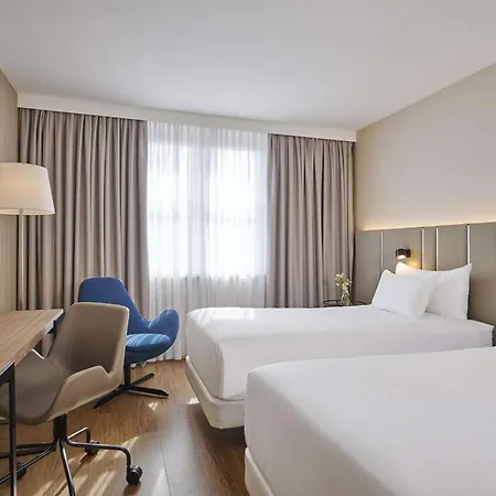 호텔 Nh 프랑크푸르트 에어포트 4*