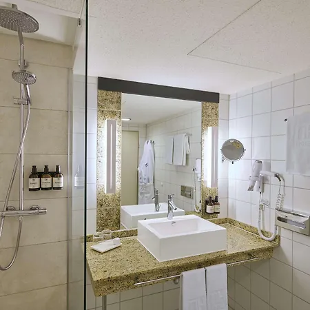 Nh 프랑크푸르트 에어포트 4*