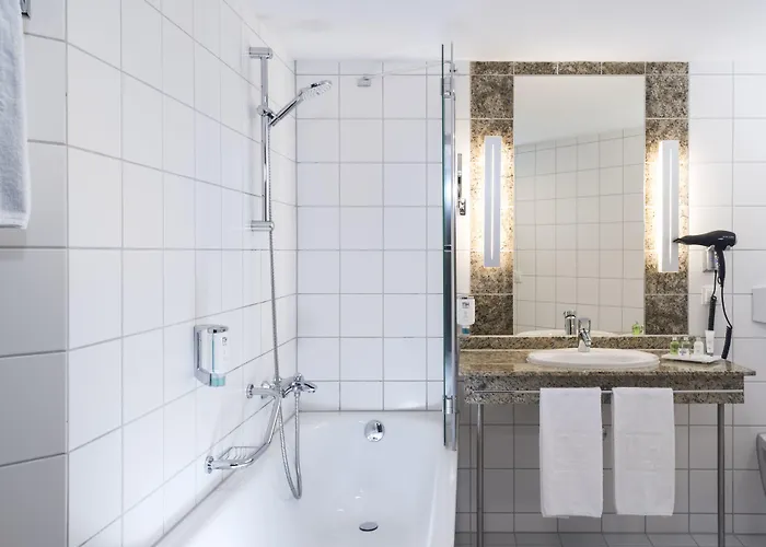 Hotel Nh Frankfurt Airport 4*